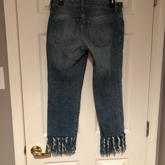 Anthropologie mid rise embellished jeans. Size 26 (2). - Picture 2 of 3